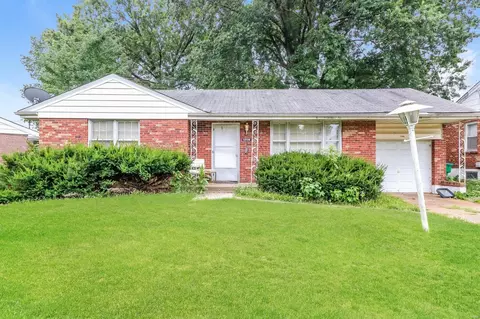 1206 Astoria Dr, Saint Louis, MO 63137