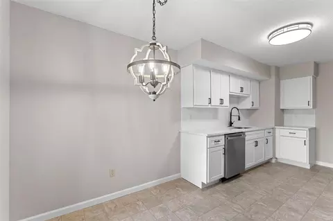 1226 Sandy Summit Dr, Ballwin, MO 63021 photo 4