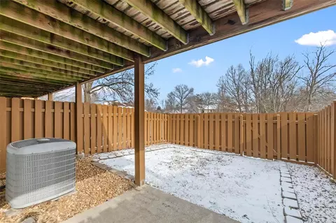 1226 Sandy Summit Dr, Ballwin, MO 63021 photo 32