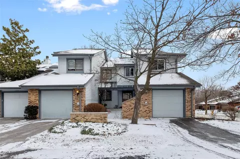 1226 Sandy Summit Dr, Ballwin, MO 63021