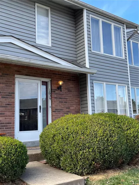 1634 Forest Hills Dr, Saint Charles, MO 63303