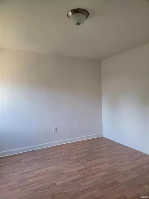 5356 Bermuda Dr, Normandy, MO 63121 photo 7
