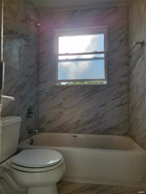 5356 Bermuda Dr, Normandy, MO 63121 photo 6