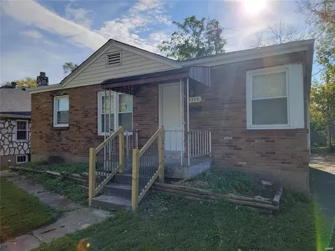 5356 Bermuda Dr, Normandy, MO 63121 photo 2