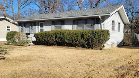 58 Fenwick, Ferguson, MO 63135 photo 3