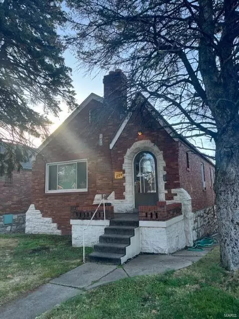 1184 Riverview Blvd, Saint Louis, MO 63147