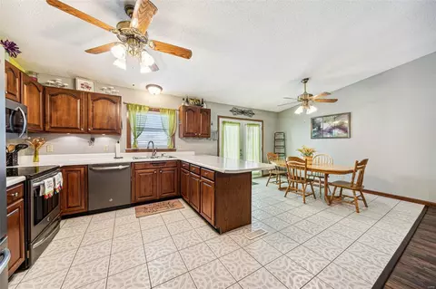 32 N Meadow Dr, O'fallon, MO 63366 photo 9