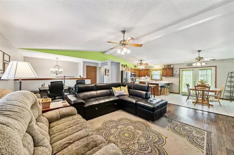 32 N Meadow Dr, O'fallon, MO 63366 photo 7
