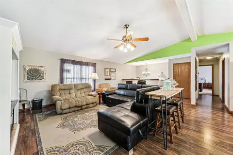 32 N Meadow Dr, O'fallon, MO 63366 photo 6