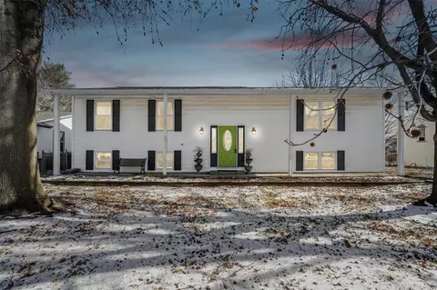 32 N Meadow Dr, O'fallon, MO 63366