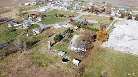 964 Kleefeld Ln, Saint Libory, IL 62282 photo 9