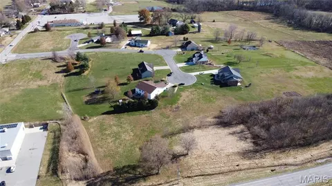 964 Kleefeld Ln, Saint Libory, IL 62282 photo 10