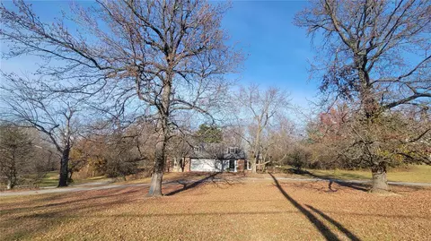 12403 Conway Rd, Saint Louis, MO 63141