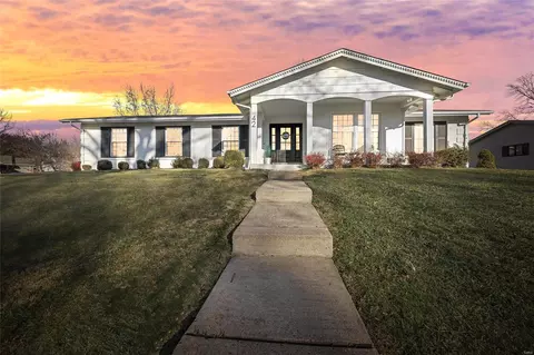 42 Normandy Dr, Lake Saint Louis, MO 63367