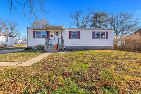 506 S Walnut St, Wentzville, MO 63385