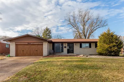 13 Longhenrich Dr, Florissant, MO 63031