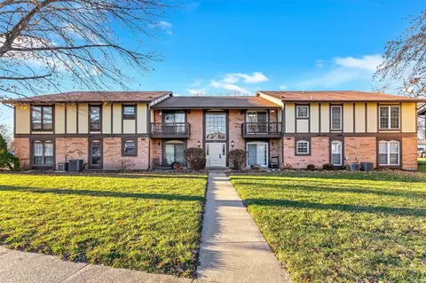 651 Rosetta Dr #H, Florissant, MO 63031