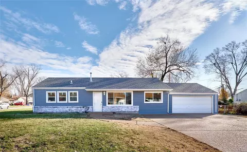 4216 Saint Leonard Ln, Saint Ann, MO 63074