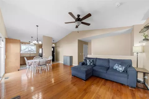 1105 Whitegate Ct, O'fallon, MO 63366 photo 2