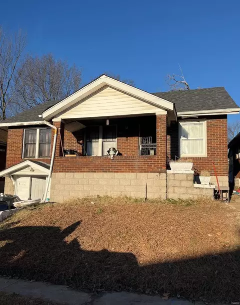 4221 Dardenne Dr, Saint Louis, MO 63120