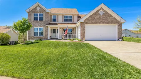 356 Autumn Forest Dr, O'fallon, MO 63366