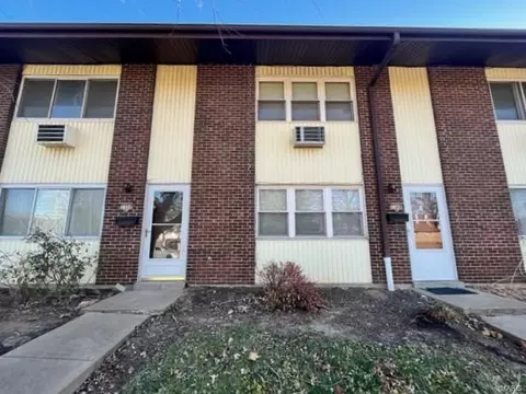 7350 Hazelcrest Dr, Hazelwood, MO 63042