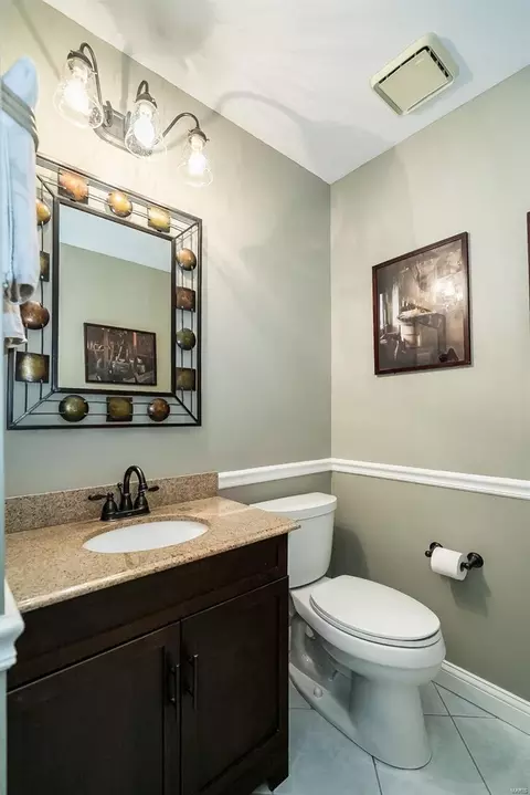 1401 Oakhall Manor Ct, Ballwin, MO 63021 photo 11