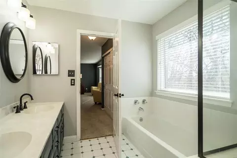 1401 Oakhall Manor Ct, Ballwin, MO 63021 photo 33
