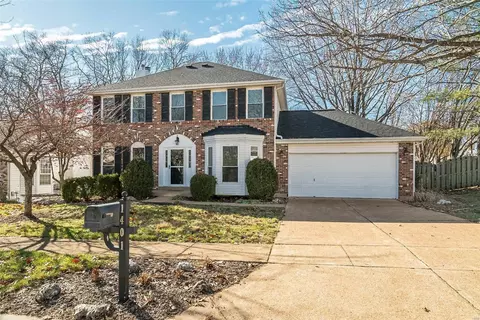 1401 Oakhall Manor Ct, Ballwin, MO 63021 photo 4