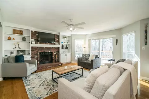 1401 Oakhall Manor Ct, Ballwin, MO 63021 photo 18
