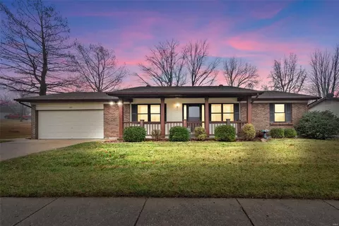 421 Sutters Mill Rd, Saint Peters, MO 63376