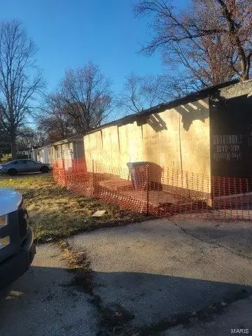1431 Farmview Ave, Saint Louis, MO 63138