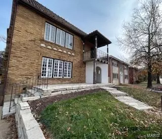 408 S Hanley Rd #B, Saint Louis, MO 63105
