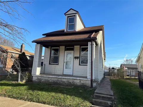 8512 Minnesota Ave, Saint Louis, MO 63111