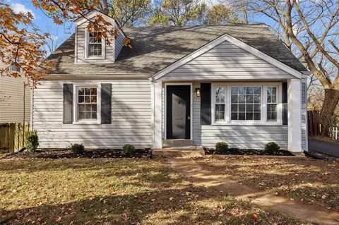 417 Barron Ln, Saint Louis, MO 63119