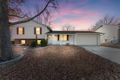 123 Universal Dr, Saint Peters, MO 63376