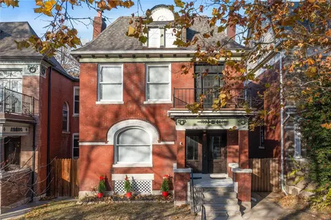 3525 Halliday Ave, Saint Louis, MO 63118