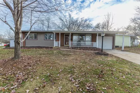 2433 W Adams St, Saint Charles, MO 63301