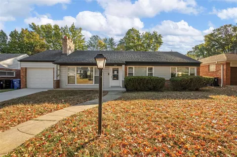 954 Jeanerette Dr, Saint Louis, MO 63130