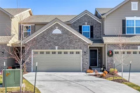 125 Deer Grove Ct, Saint Peters, MO 63376
