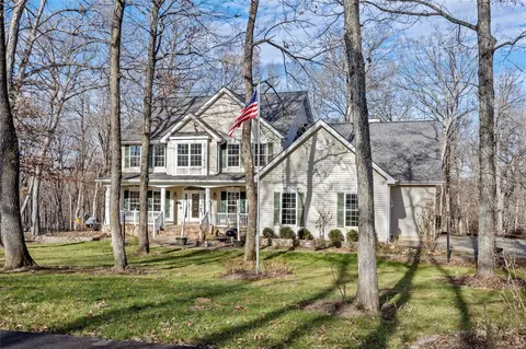 9752 Avondale Hills Ln, Wentzville, MO 63385