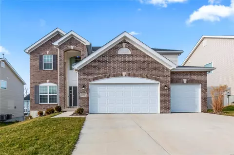 381 Juanita Mckee Dr, Ballwin, MO 63011