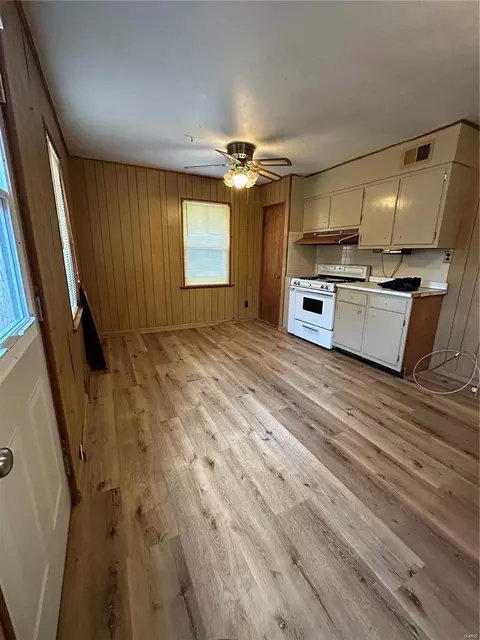 8848 Harold Dr, Berkeley, MO 63134 photo 8