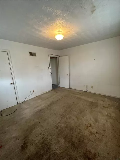 8848 Harold Dr, Berkeley, MO 63134 photo 10