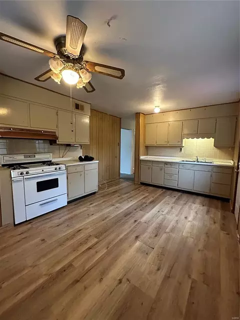 8848 Harold Dr, Berkeley, MO 63134 photo 7