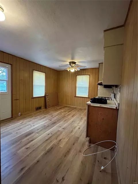 8848 Harold Dr, Berkeley, MO 63134 photo 6