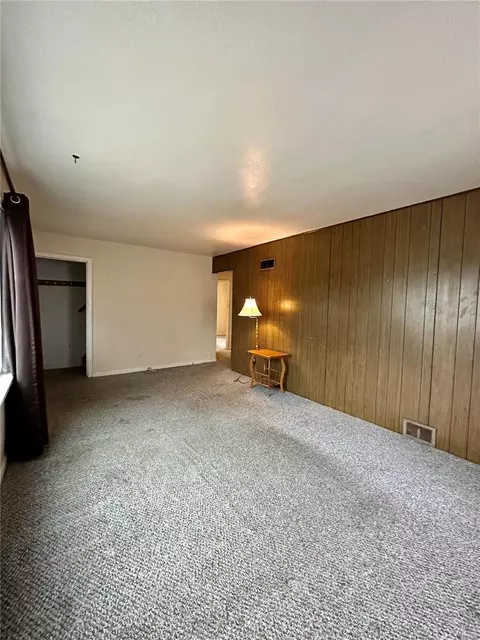 8848 Harold Dr, Berkeley, MO 63134 photo 4