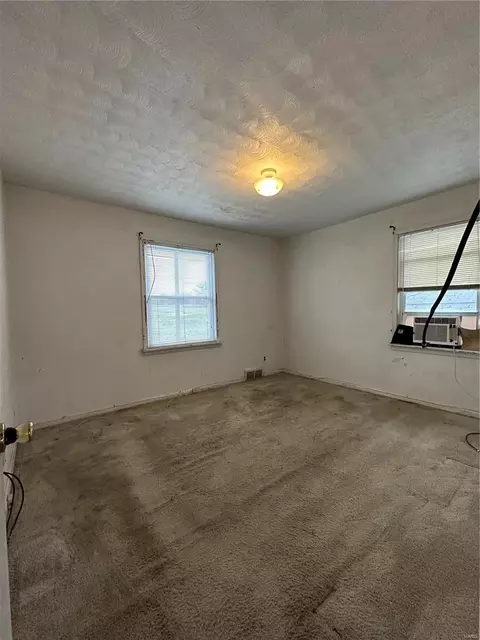 8848 Harold Dr, Berkeley, MO 63134 photo 9