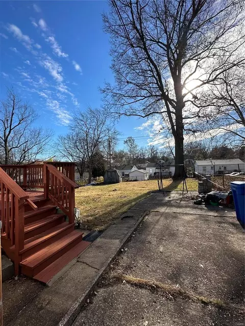 8848 Harold Dr, Berkeley, MO 63134 photo 2