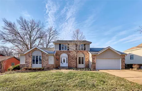 15616 Century Lake Dr, Chesterfield, MO 63017